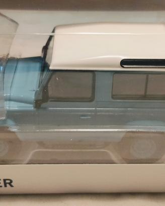 Land rover Defender norev 1/43 