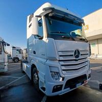 B466 - Trattore stradale Mercedes-Benz Actros 18.4