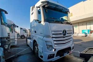 B466 - Trattore stradale Mercedes-Benz Actros 18.4