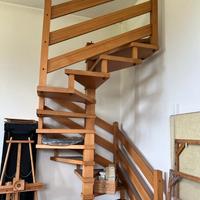 Scala a chiocciola a pianta quadra