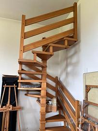 Scala a chiocciola a pianta quadra