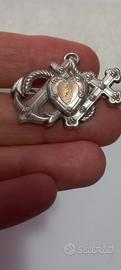 Spilla antica religiosa in argento e oro basso 