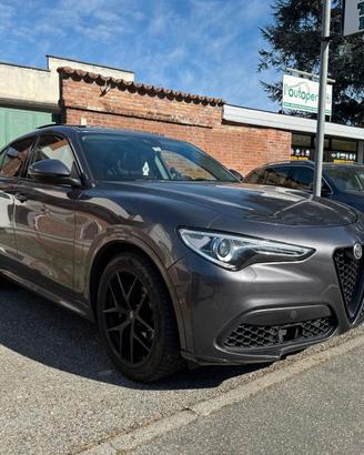Alfa Romeo Stelvio 2.2 210CV Q4 Veloce, Trazione i