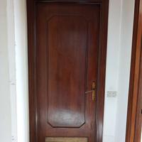 Porte interne in legno con griglia