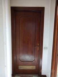 Porte interne in legno con griglia