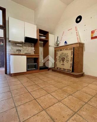 2 LOCALI A LATERA