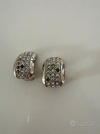 Orecchini vintage con difetti