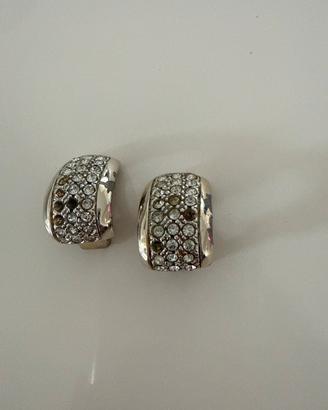 Orecchini vintage con difetti
