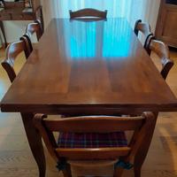 Tavolo soggiorno con sedie