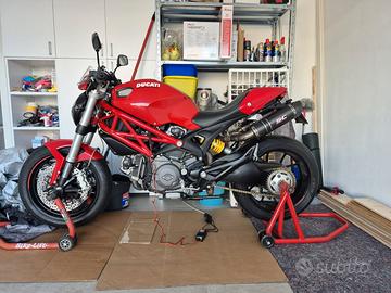 Ducati Monster 796