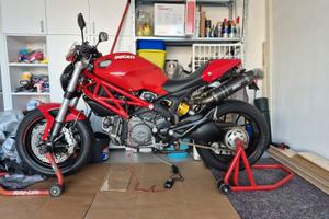 Ducati Monster 796