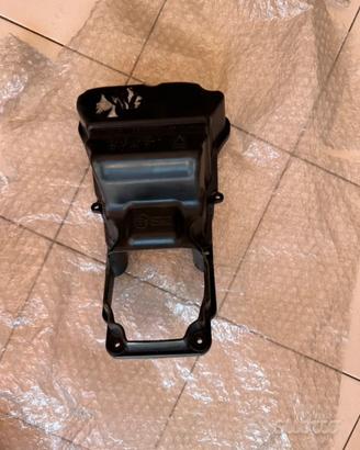Coperchio airbox Triumph tiger/tridentLavorato