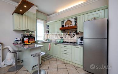 TRILOCALE CON BALCONE e GARAGE