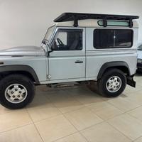 Land Rover Defender 90 2.4 TD4 Station Wagon SE