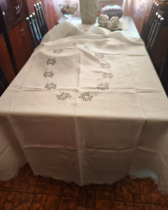 tovaglia in pizzo di Cantù originale 