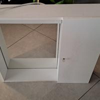 Mobiletto con specchio per bagno