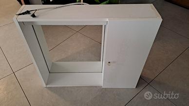 Mobiletto con specchio per bagno