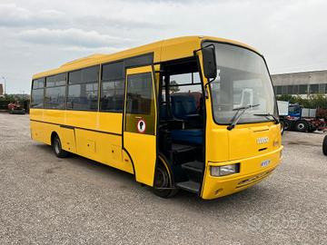 SCUOLABUS IVECO 100 E 18 CACCIAMALI