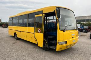 SCUOLABUS IVECO 100 E 18 CACCIAMALI