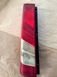 fanale posteriore sinistro completo daily