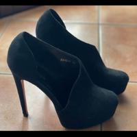 Scarpe con tacco a spillo e zeppa