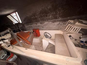 Barca solo scafo da 4,8m vista e piaciuta