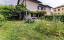 villa-a-schiera-con-ampio-giardino-taverna-e-box