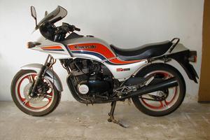 Kawasaki GPZ 550 Unitrak (epoca iscritta FMI)