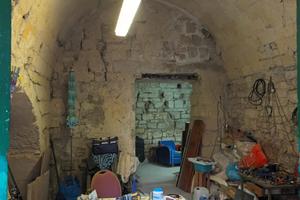 Locale piano terra uso abitativo