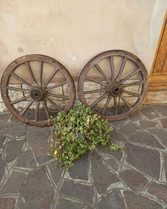 ruota vinage in legno 