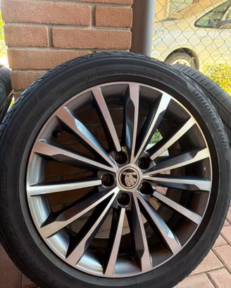 Gomme Auto complete di cerchi