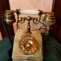 Antico telefono