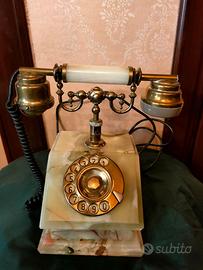 Antico telefono