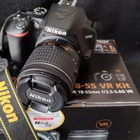 Nikon d3500 con obbiettivo