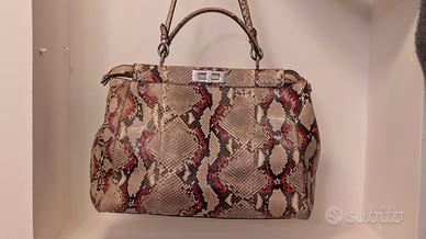 Borsa FENDI Peekaboo M in vero pitone