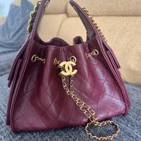 Borsa stile chanel bordeaux con catena dorata