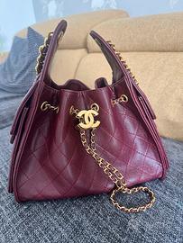 Borsa stile chanel bordeaux con catena dorata