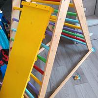 Arrampicata in legno con scivolo