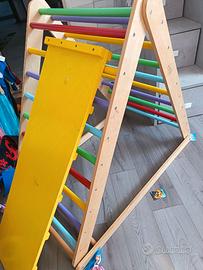 Arrampicata in legno con scivolo