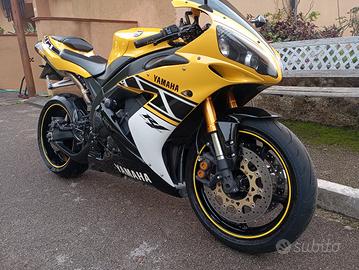 Yamaha R1 
