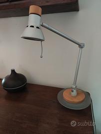 lampada snodabile da scrivania