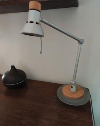 lampada snodabile da scrivania