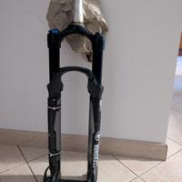 Rockshox Rebah da 100 ruote 29 no boost