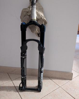 Rockshox Rebah da 100 ruote 29 no boost