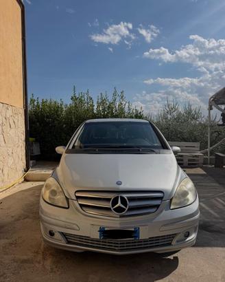 Mercedes-Benz classe B 180