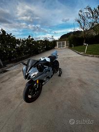 YAMAHA YZF R6