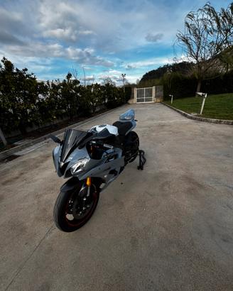 YAMAHA YZF R6