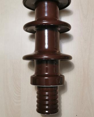 Isolatore in ceramica