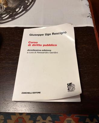 Corso di diritto pubblico, rescigno