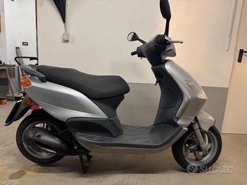 Piaggio Fly 125